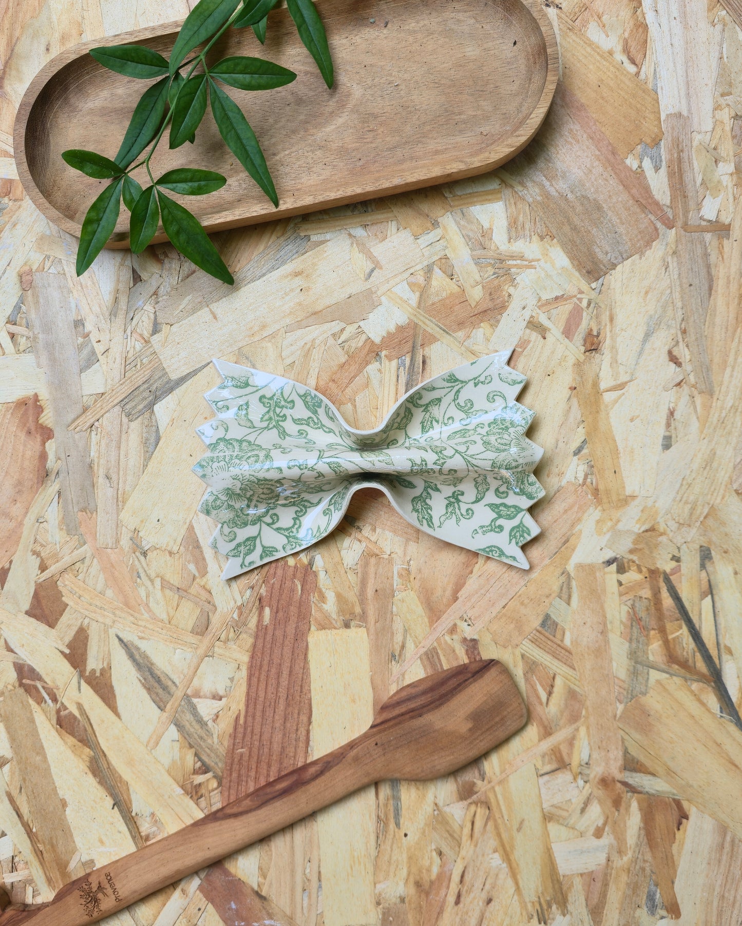 Farfalle imprimée fleurs vertes